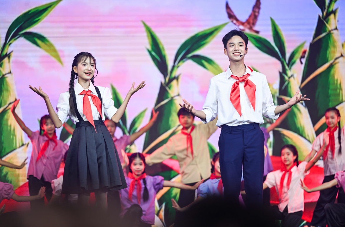 cuc truong xuan bac, nsnd tu long khien ca nghin khan gia nhi thich thu hinh anh 8