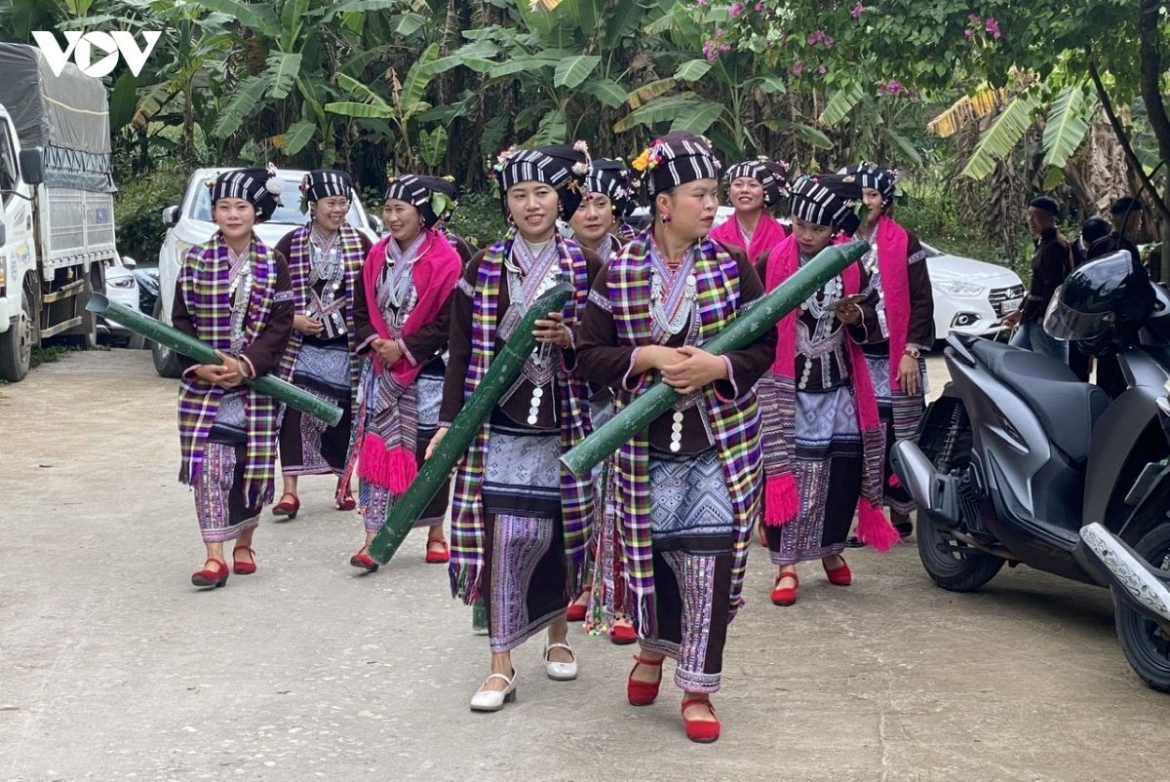 su khon khoai the lu people s ritual to honour the buffalo picture 2