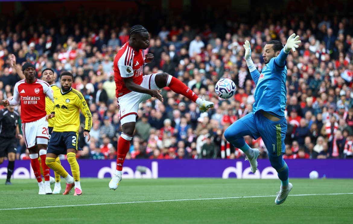  sieu du bi lap cong, arsenal loi nguoc dong thang leeds hinh anh 13
