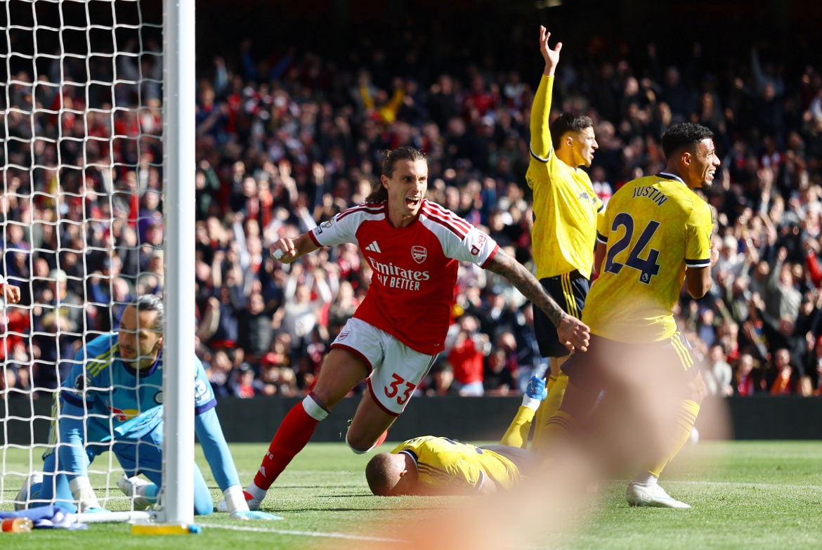  sieu du bi lap cong, arsenal loi nguoc dong thang leeds hinh anh 6