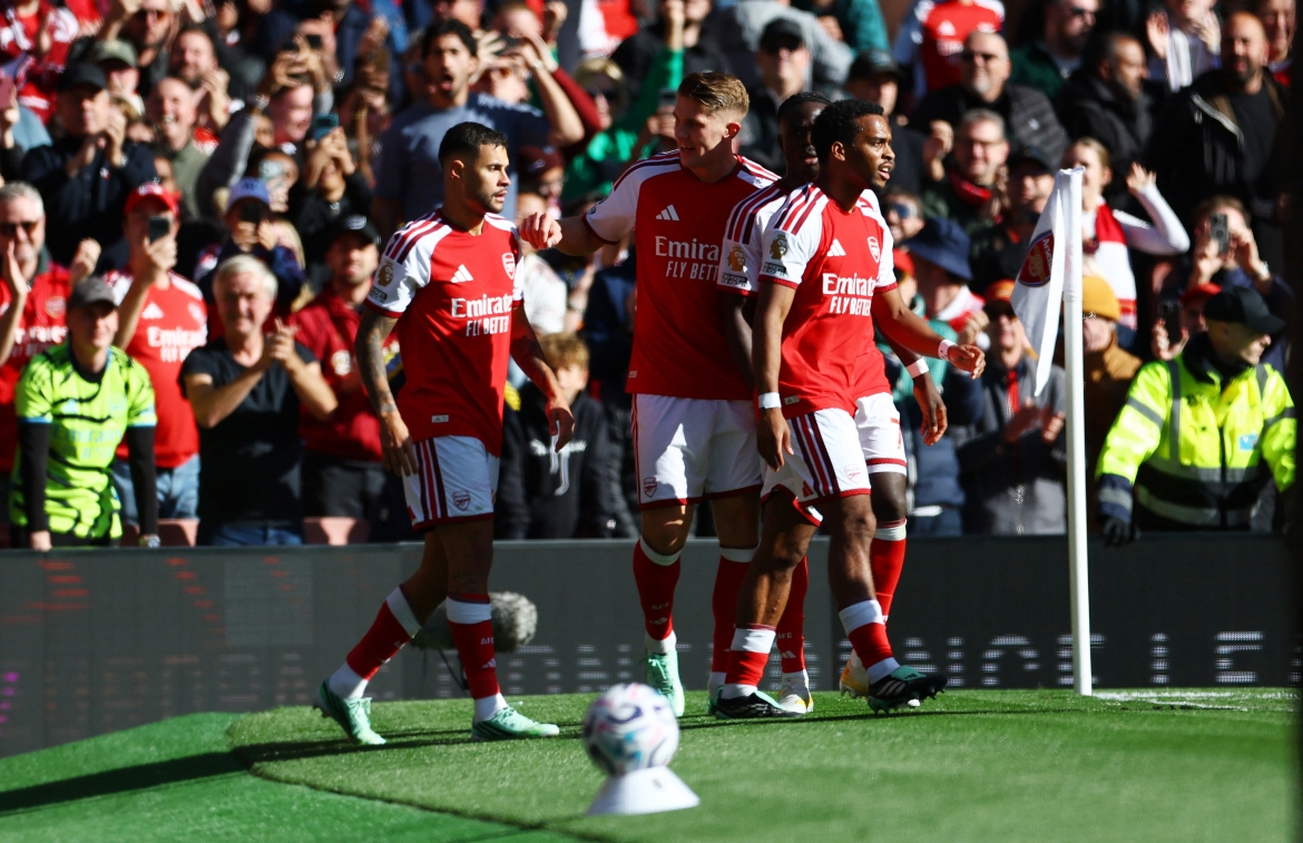  sieu du bi lap cong, arsenal loi nguoc dong thang leeds hinh anh 4
