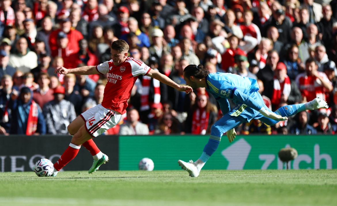  sieu du bi lap cong, arsenal loi nguoc dong thang leeds hinh anh 2