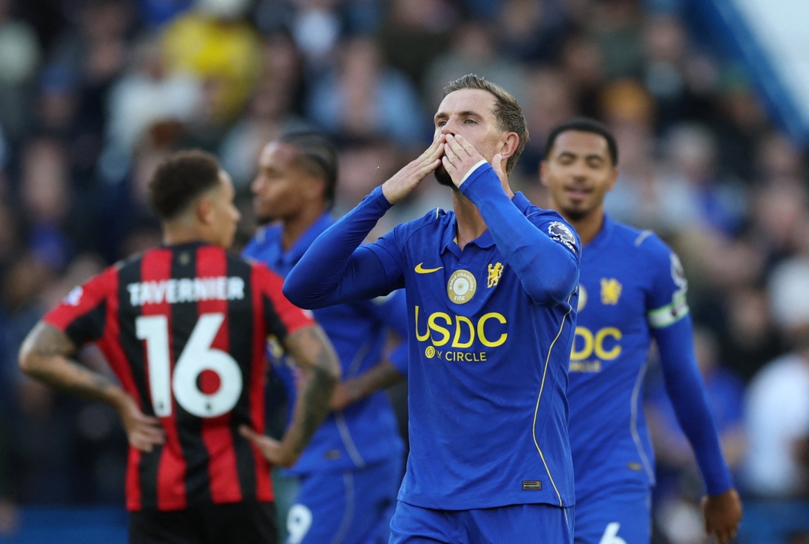 henderson toa sang ruc ro, chelsea thang dam bournemouth hinh anh 17
