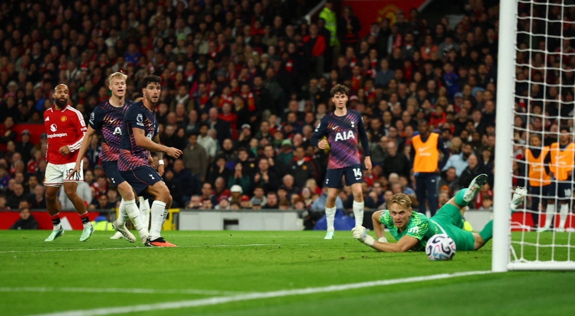 ket qua ngoai hang anh mu roi diem truoc 10 nguoi cua tottenham o phut bu gio hinh anh 14