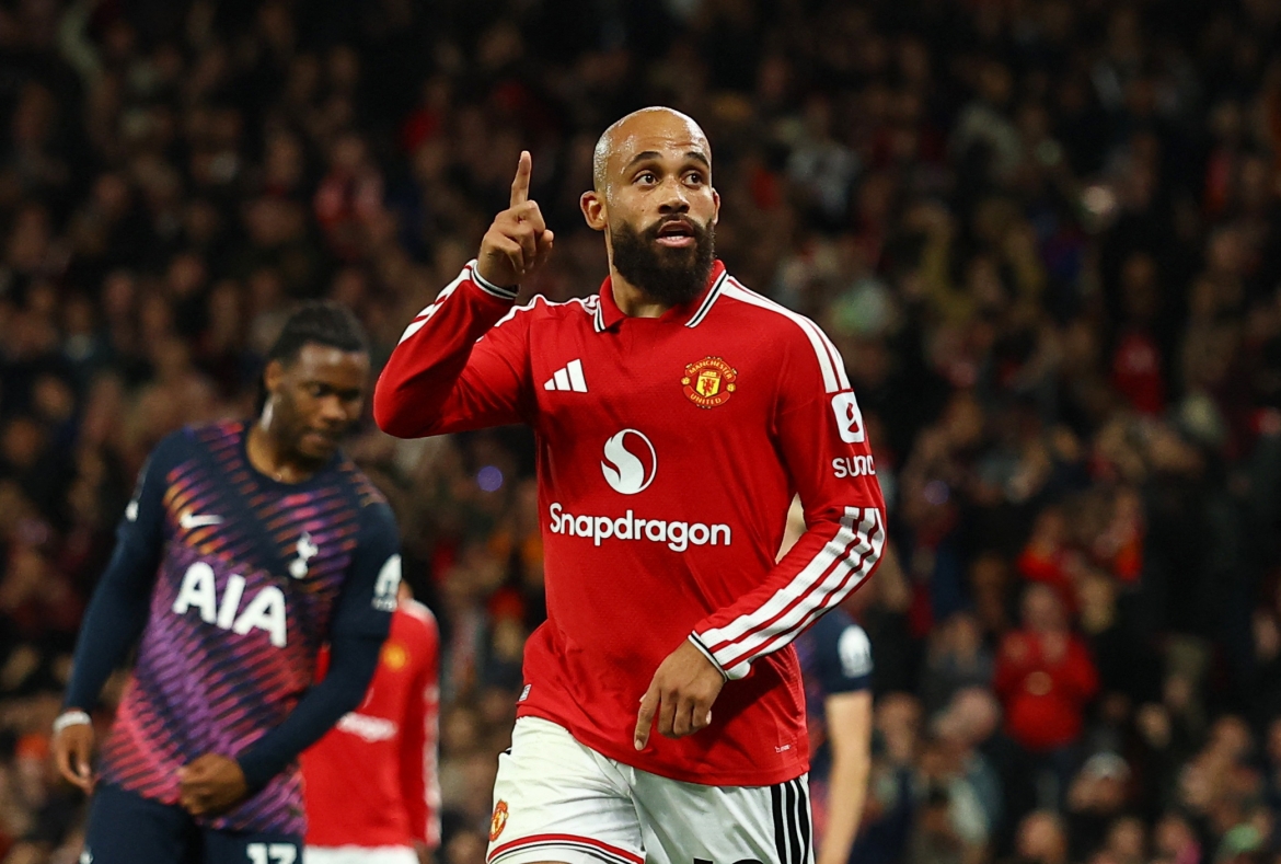 ket qua ngoai hang anh mu roi diem truoc 10 nguoi cua tottenham o phut bu gio hinh anh 1