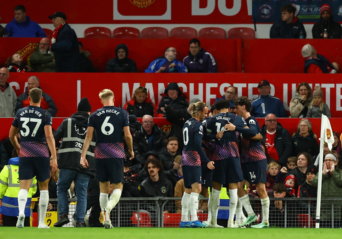 ket qua ngoai hang anh mu roi diem truoc 10 nguoi cua tottenham o phut bu gio hinh anh 19