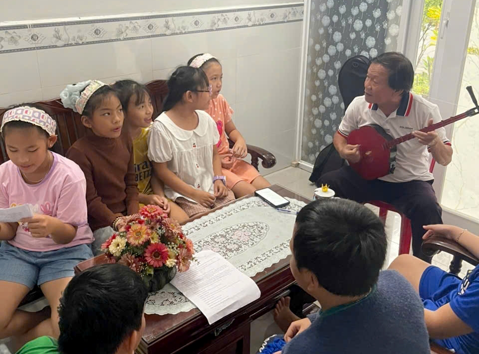 Thanh niên Đắk Lắk tiếp nối nhịp chiêng, điệu dân ca