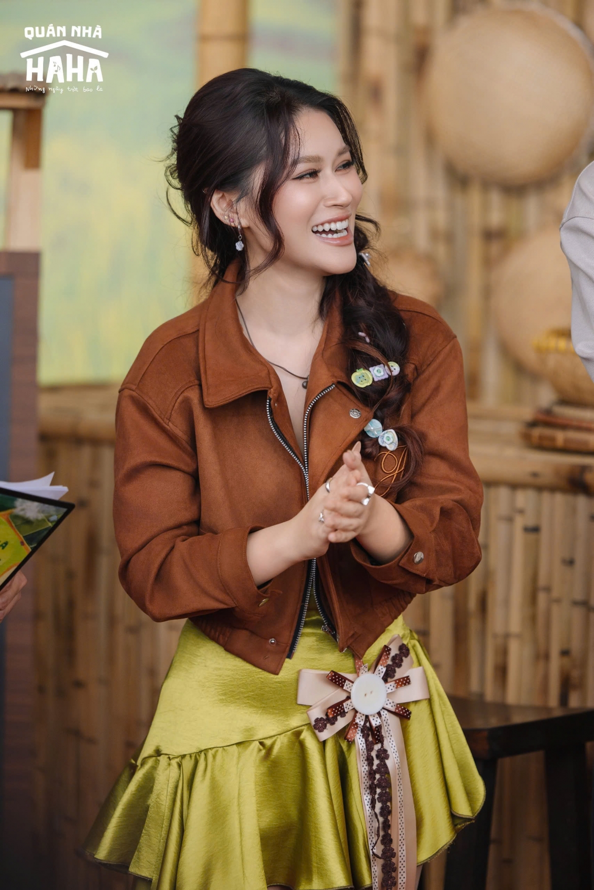 dan cast gia dinh haha mo quan an, nguoi stress, nguoi gap su co voi khach hinh anh 5