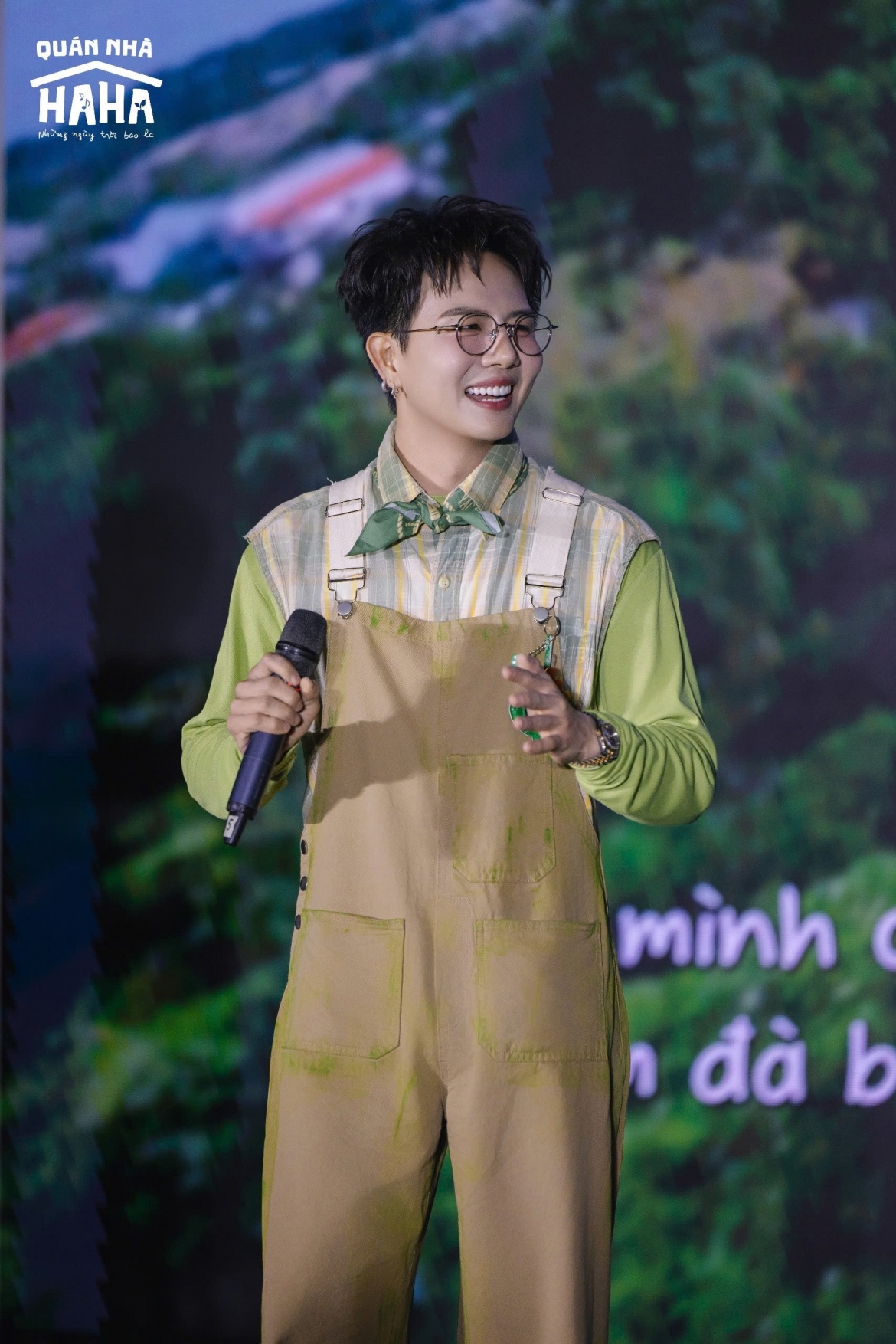 dan cast gia dinh haha mo quan an, nguoi stress, nguoi gap su co voi khach hinh anh 4