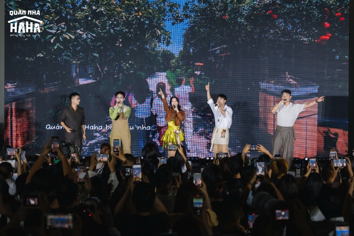 dan cast gia dinh haha mo quan an, nguoi stress, nguoi gap su co voi khach hinh anh 2