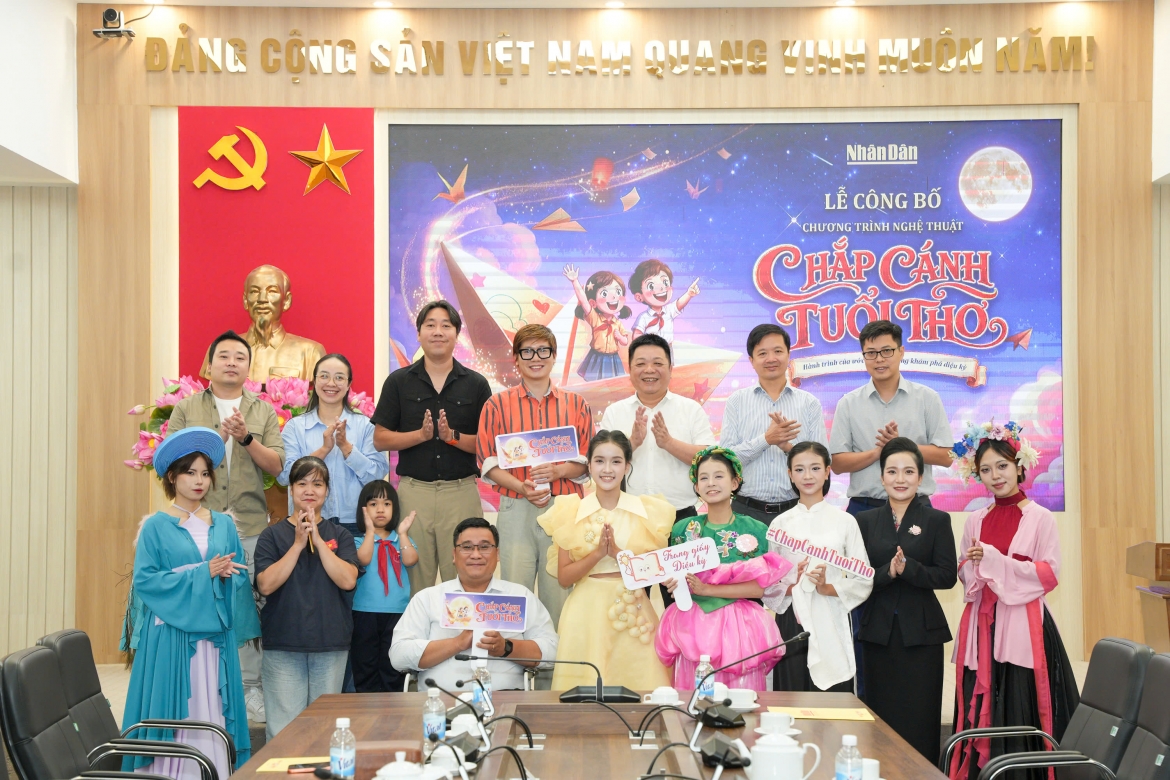 NSND Xuân Bắc, Tự Long cùng dàn nghệ sĩ mang thế giới tuổi thơ lên sân khấu