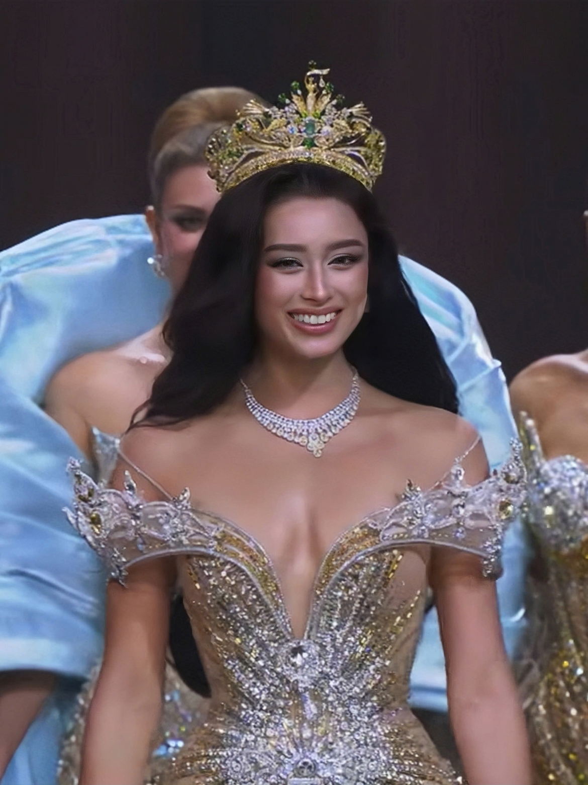 nguoi dep tanzania dang quang miss grand international 2026, viet nam la A hau 4 hinh anh 4