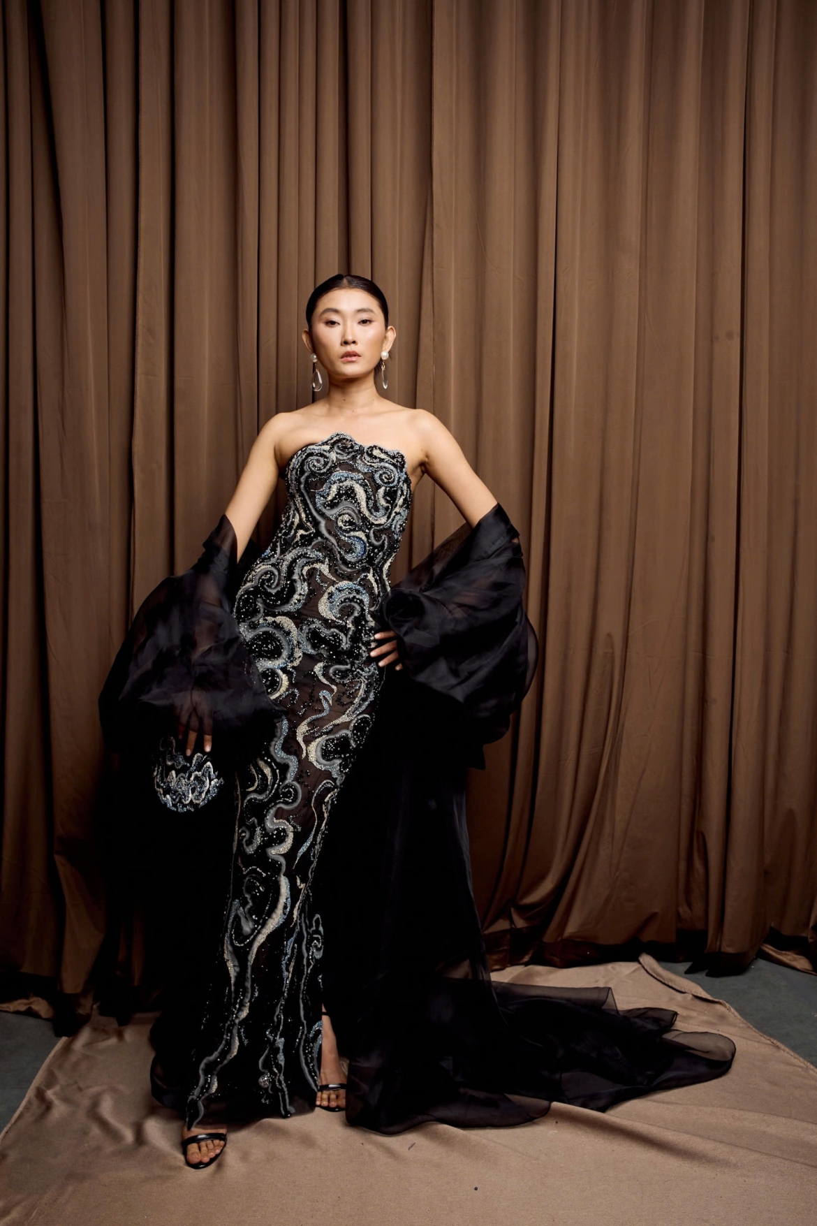 lua bao loc khong he lep ve tai paris fashion week hinh anh 7