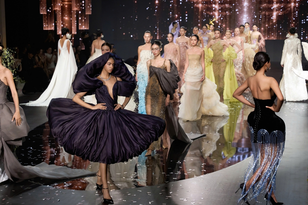 Lụa Bảo Lộc không hề lép vế tại Paris Fashion Week
