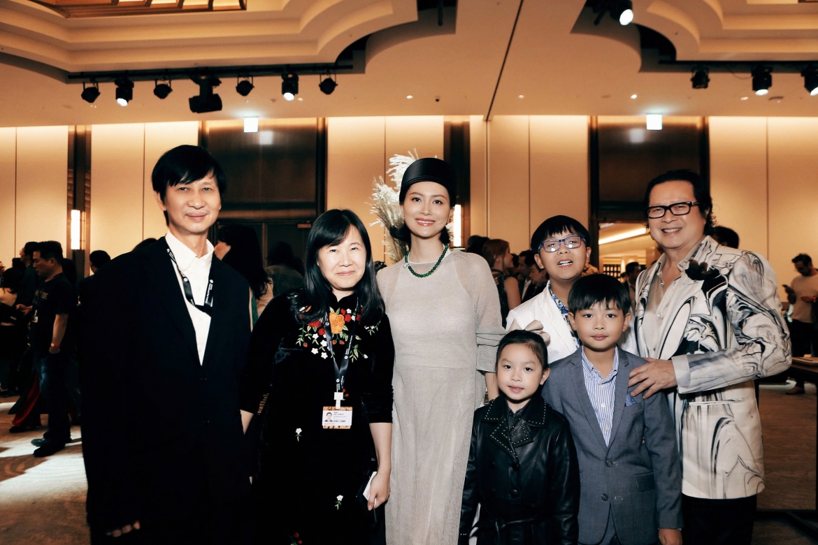 Do thi hai yen cung chong va 3 con du su kien dien anh viet tai lhp busan hinh anh 1