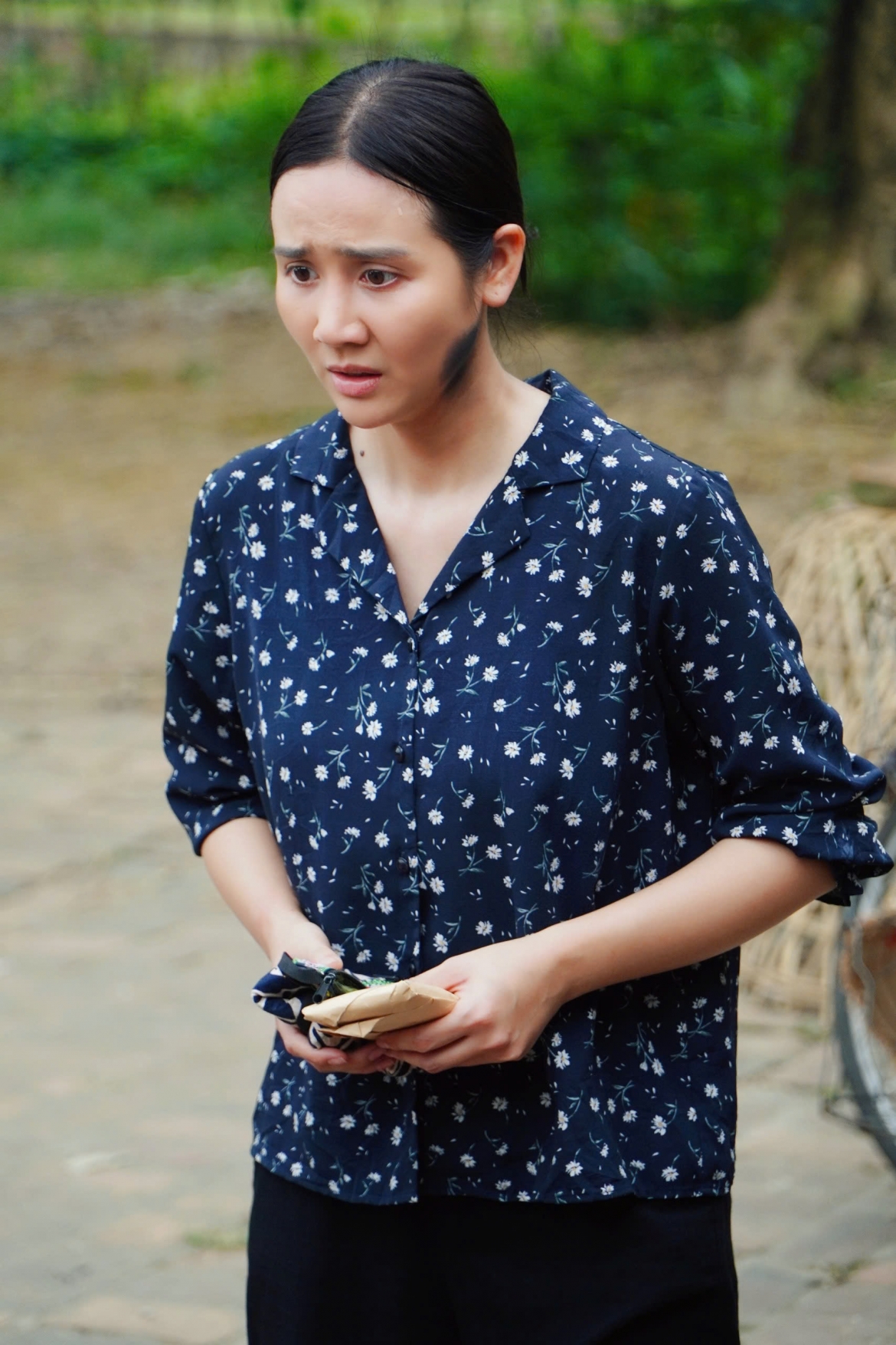 huyen lizzie noi gi khi bi nhan xet tao hinh chua du kho trong phim moi hinh anh 2