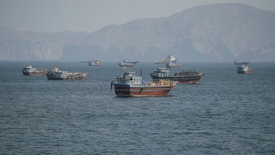 iran thua nhan bi phong toa ngat ngheo chua tung co hinh anh 1