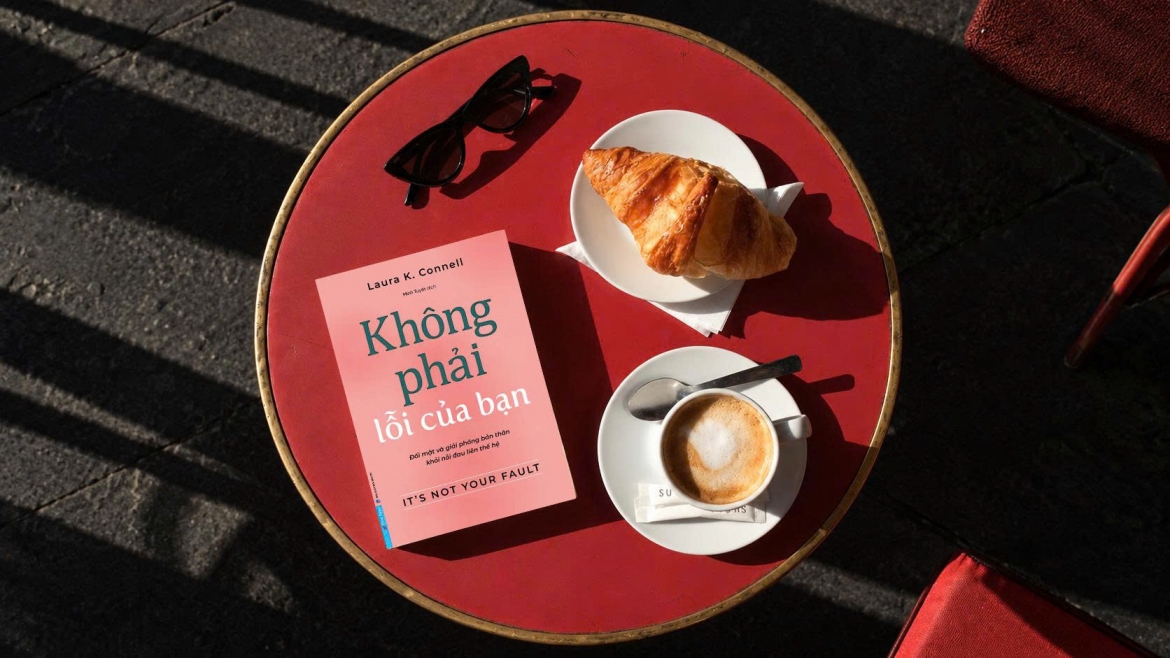 sach moi cua laura k. connell ban ve ton thuong va ranh gioi ca nhan hinh anh 1