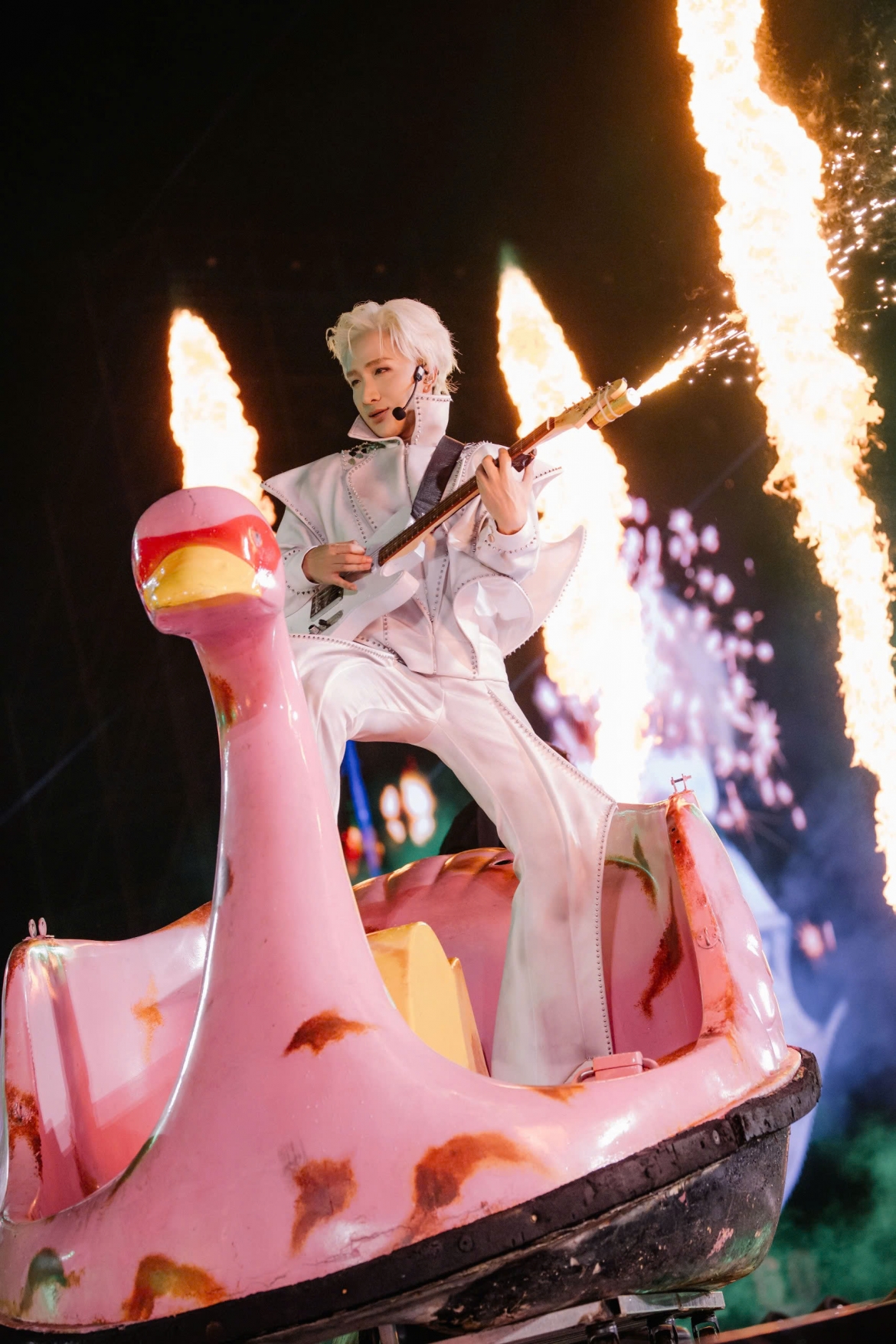 hoang rob bien hoa trong 2 dem concert anh trai vuot ngan chong gai hinh anh 1