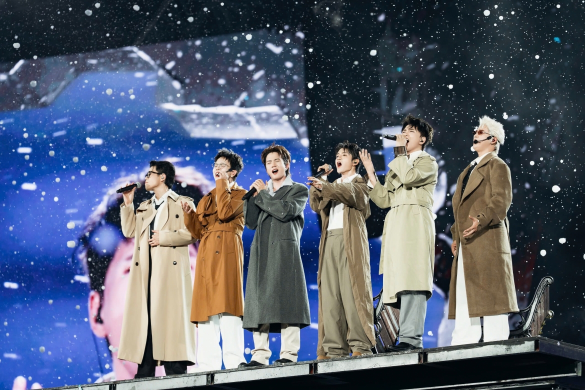 le xuan tien, jun pham khoe co bung tai concert anh trai vuot ngan chong gai hinh anh 3