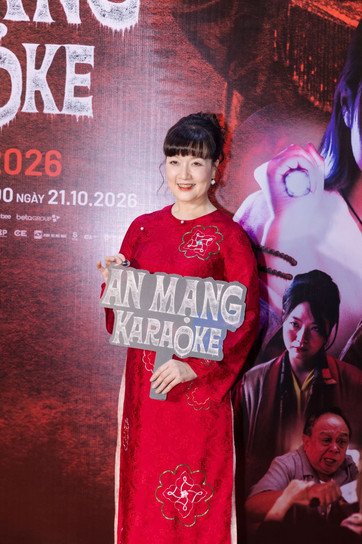 con trai van dung noi da ga khi xem canh tinh cam cua me voi thanh son hinh anh 2