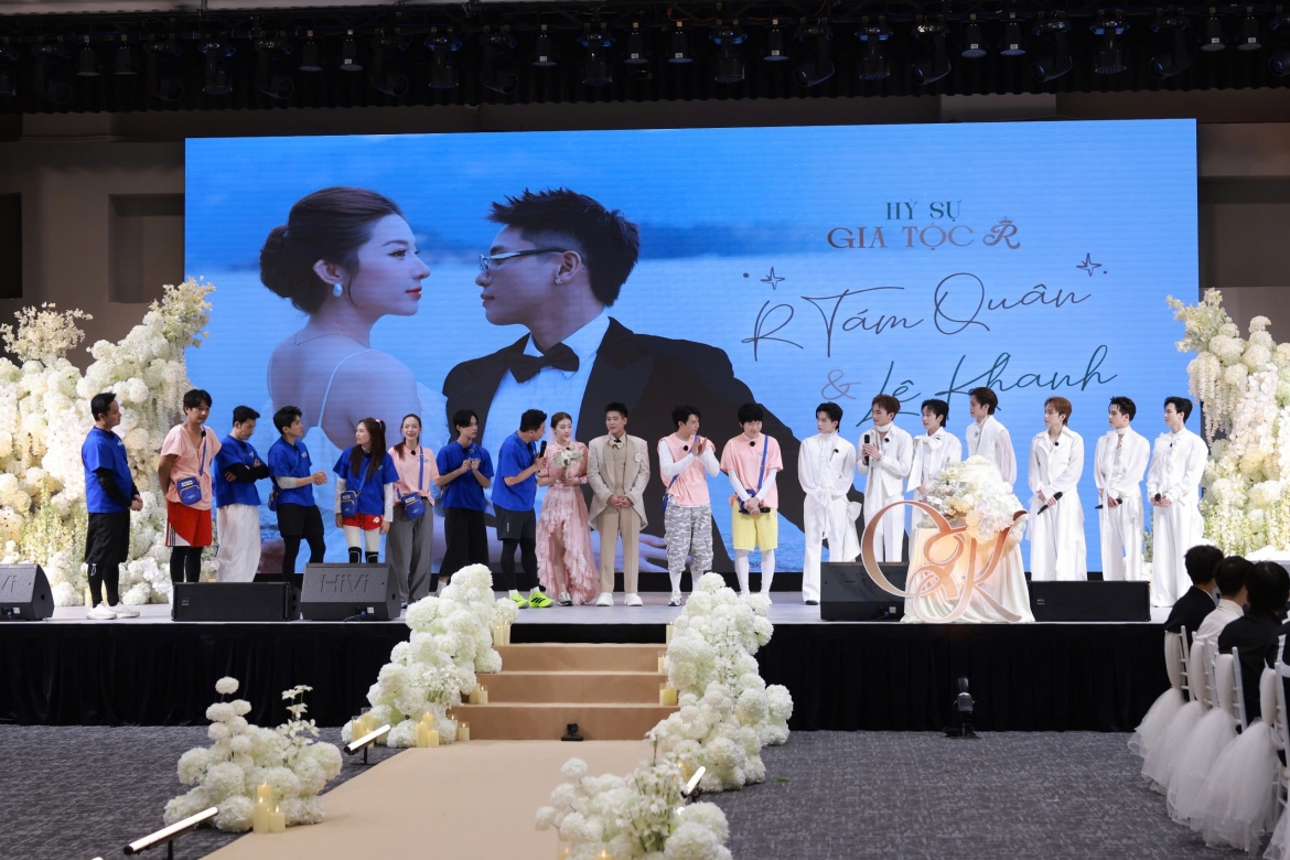 quan a.p va ban gai bat ngo co dam cuoi tren running man vietnam hinh anh 4