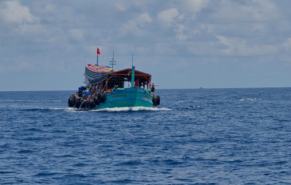 ca mau thanh tra quan ly, dang kiem tau ca va xu phat iuu hinh anh 2