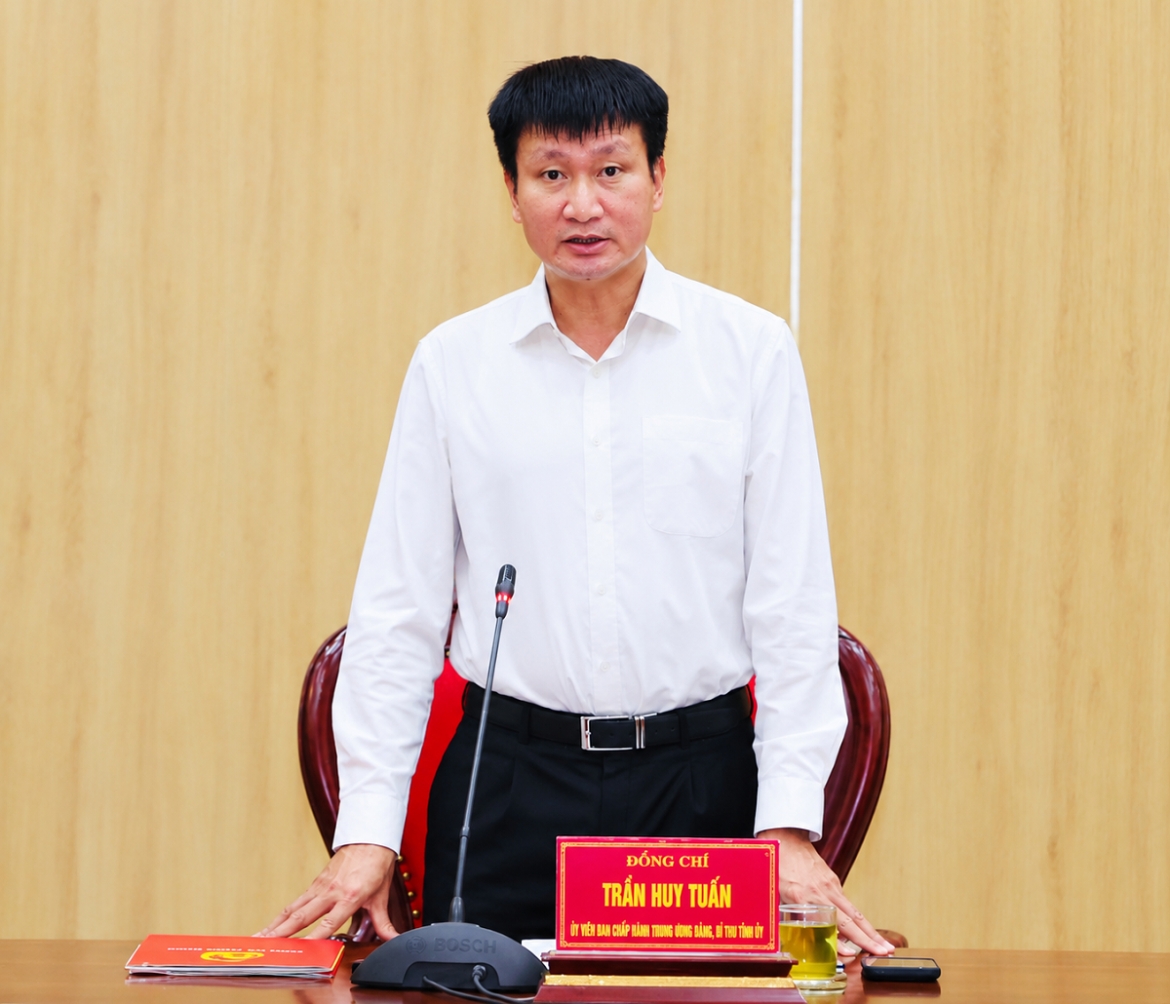 ninh binh yeu cau chuyen doi so tao san pham, dong gop thuc chat cho tang truong hinh anh 2