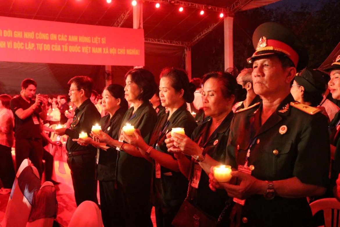 nhung giai dieu tri an trong dem tuong nho cac anh hung liet si hinh anh 7