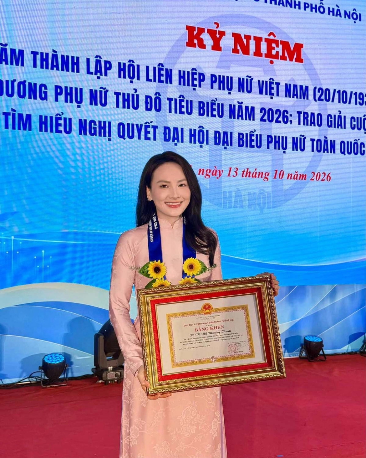 sao viet 14-10 hoa hau Do my linh khoe nhan sac tuoi 30 hinh anh 6