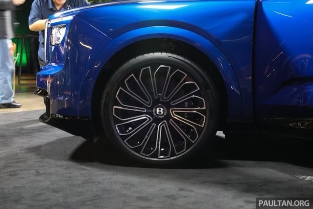 bentley torcal ev ra mat toan cau vao thang 9, gia hon 8 ty dong hinh anh 5