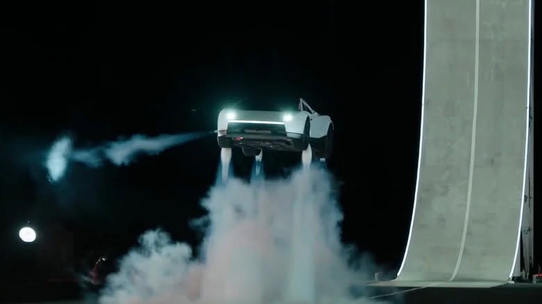 tesla roadster gay tranh cai voi loat tuyen bo hieu nang kho tin hinh anh 3