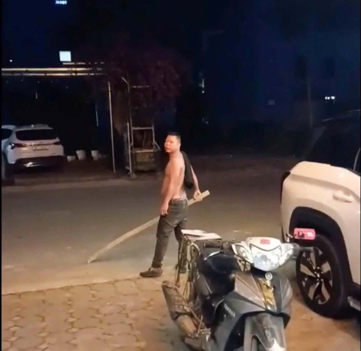 tam giu doi tuong say ruou dap pha o to trong dem hinh anh 1