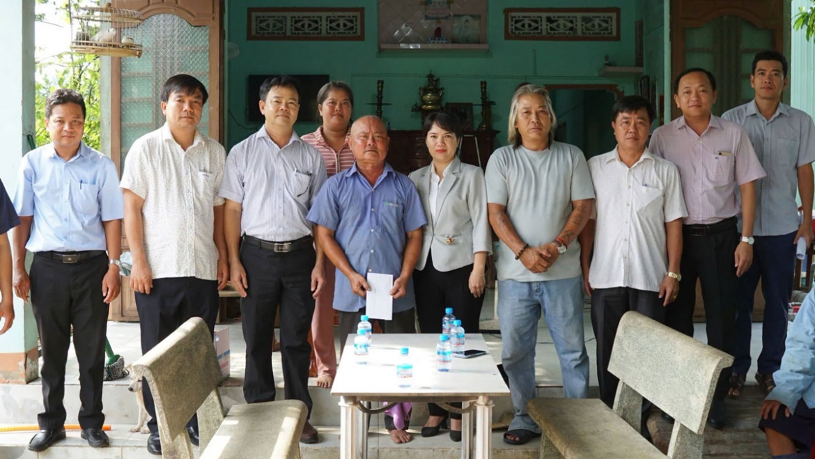 ho tro nguoi dan sau tran ngap chua tung co tai tp.hcm hinh anh 2
