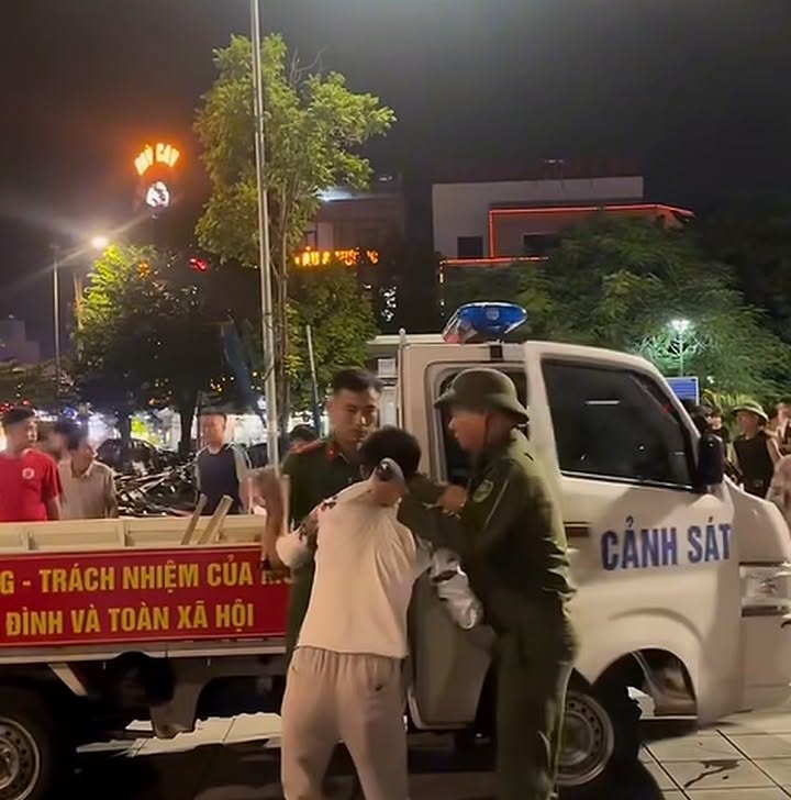 Công an mời nam thanh niên livestream nhảy múa tại công viên Lãm Làng về làm việc