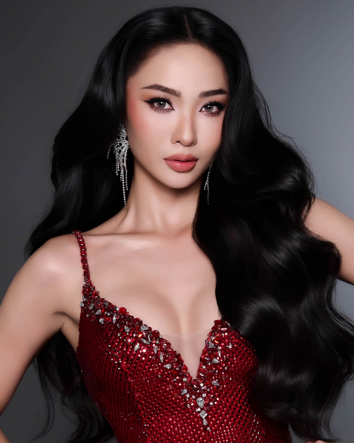 mc song ngu cao 1m77 dang quang miss charm vietnam 2026 hinh anh 3