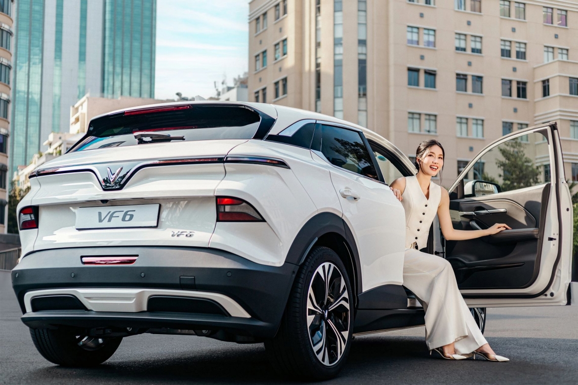 Cabin rộng rãi đi cùng ưu đãi 9%, VF 6 giúp gia đình trẻ thuận lợi lên đời SUV