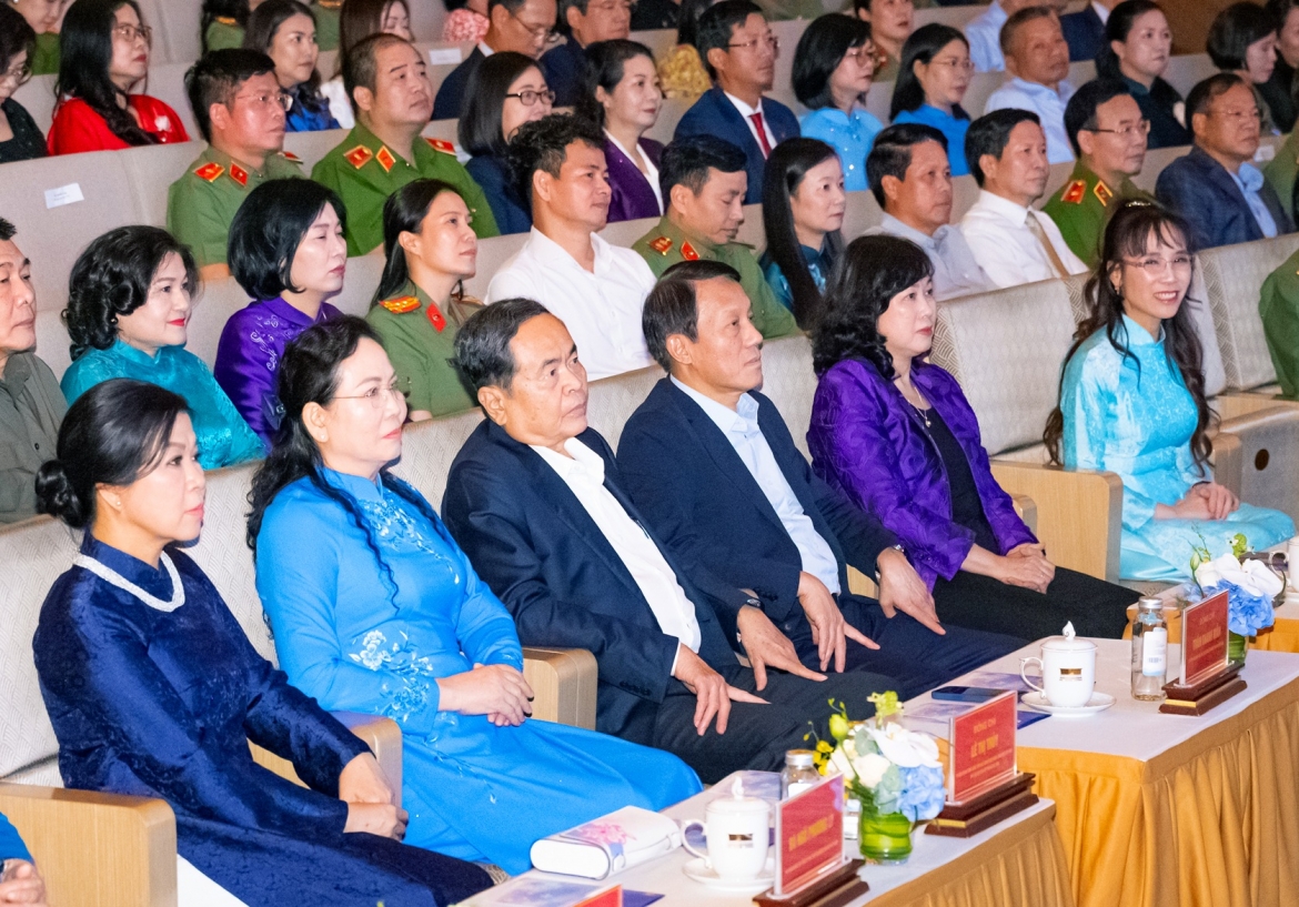 bo cong an va hoi lien hiep phu nu viet nam chung tay ket noi yeu thuong hinh anh 2