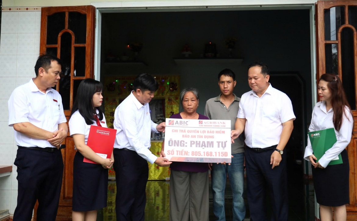 abic- agribank dong hanh voi khach hang khoi phuc san xuat sau thien tai, rui ro hinh anh 1