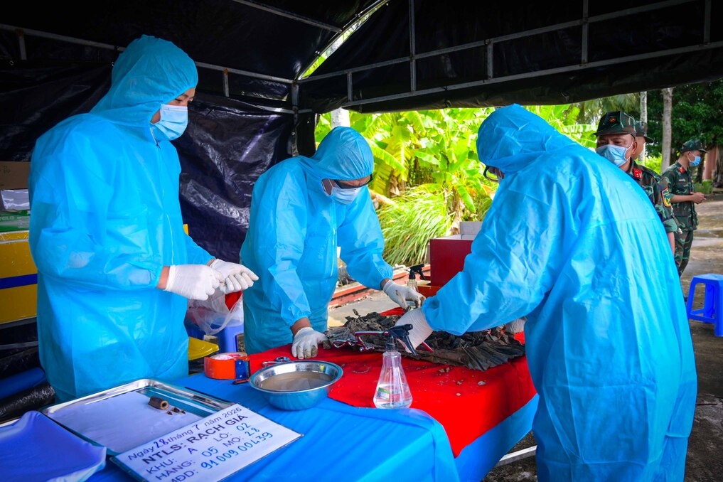an giang hoan thanh lay mau sinh pham tai hon 15.000 phan mo liet si hinh anh 5