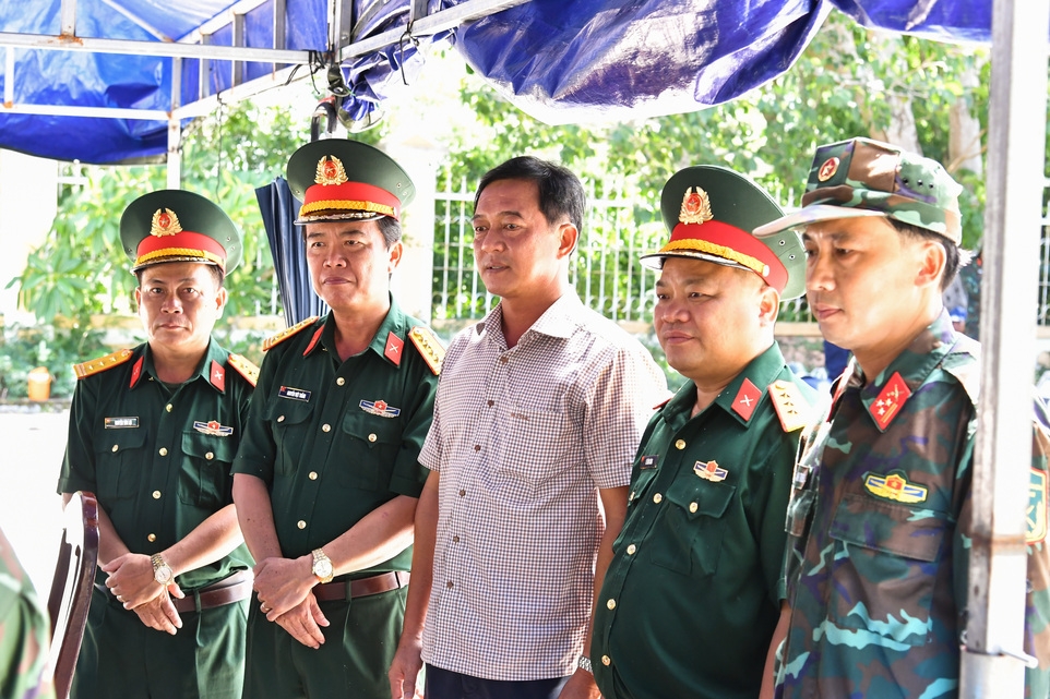 an giang hoan thanh lay mau sinh pham tai hon 15.000 phan mo liet si hinh anh 2