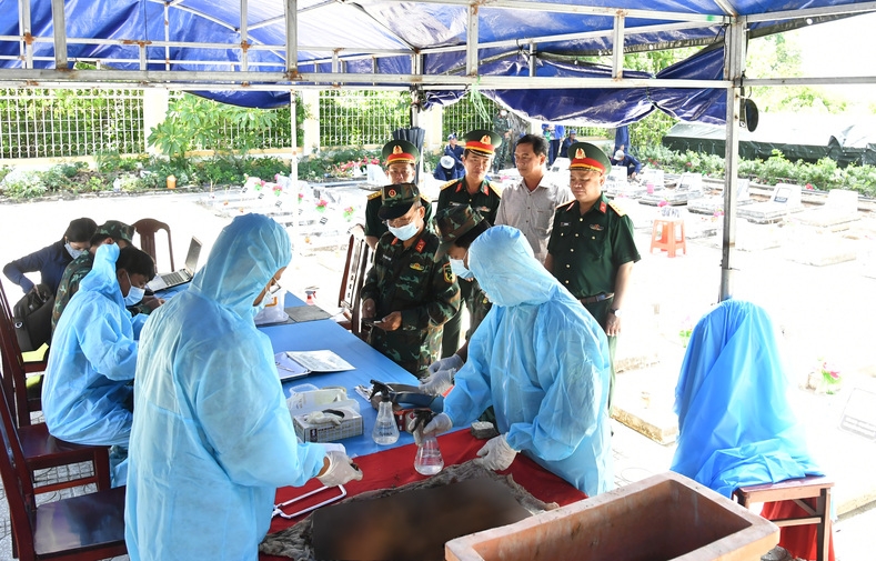 an giang hoan thanh lay mau sinh pham tai hon 15.000 phan mo liet si hinh anh 1