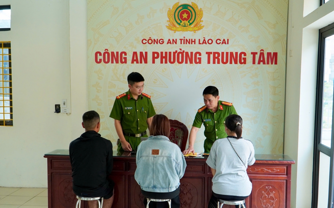 phat hien 3 nguoi rao ban ve mien phi le hoi muong lo tren mang xa hoi hinh anh 1