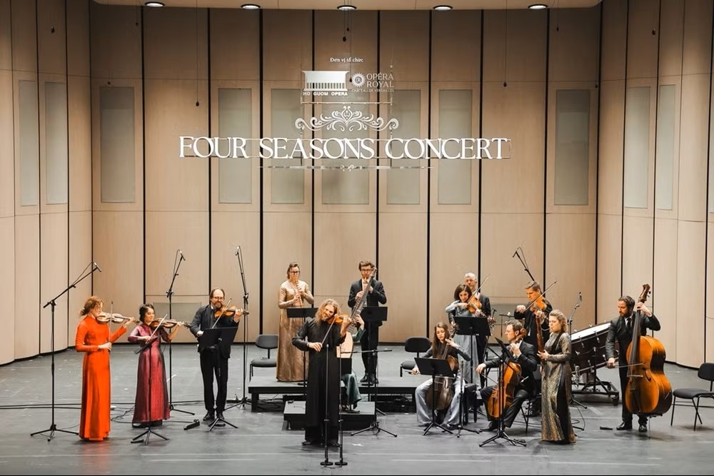  four seasons with love tro lai ha noi, lan toa gia tri di san vuot thoi gian hinh anh 2