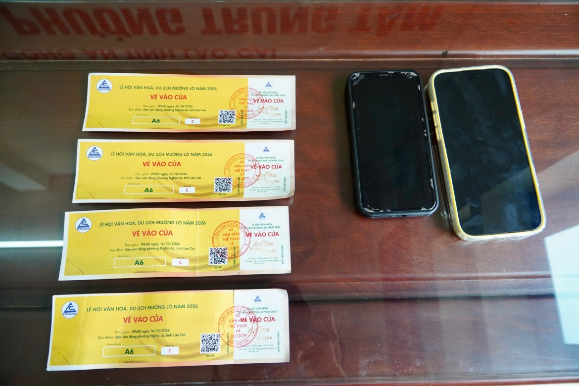 phat hien 3 nguoi rao ban ve mien phi le hoi muong lo tren mang xa hoi hinh anh 2