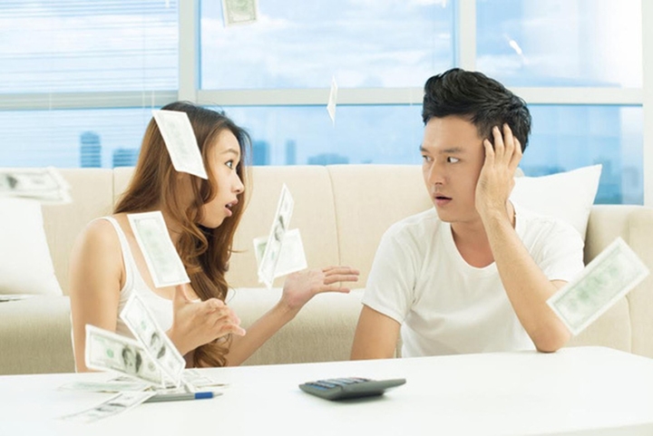cay 14 tieng moi ngay de tra no mua nha, ve den cua bi trach chong vo tam hinh anh 2