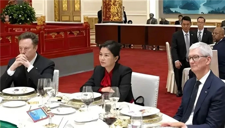  nu hoang man hinh di dong tro thanh nguoi phu nu giau nhat trung quoc hinh anh 1