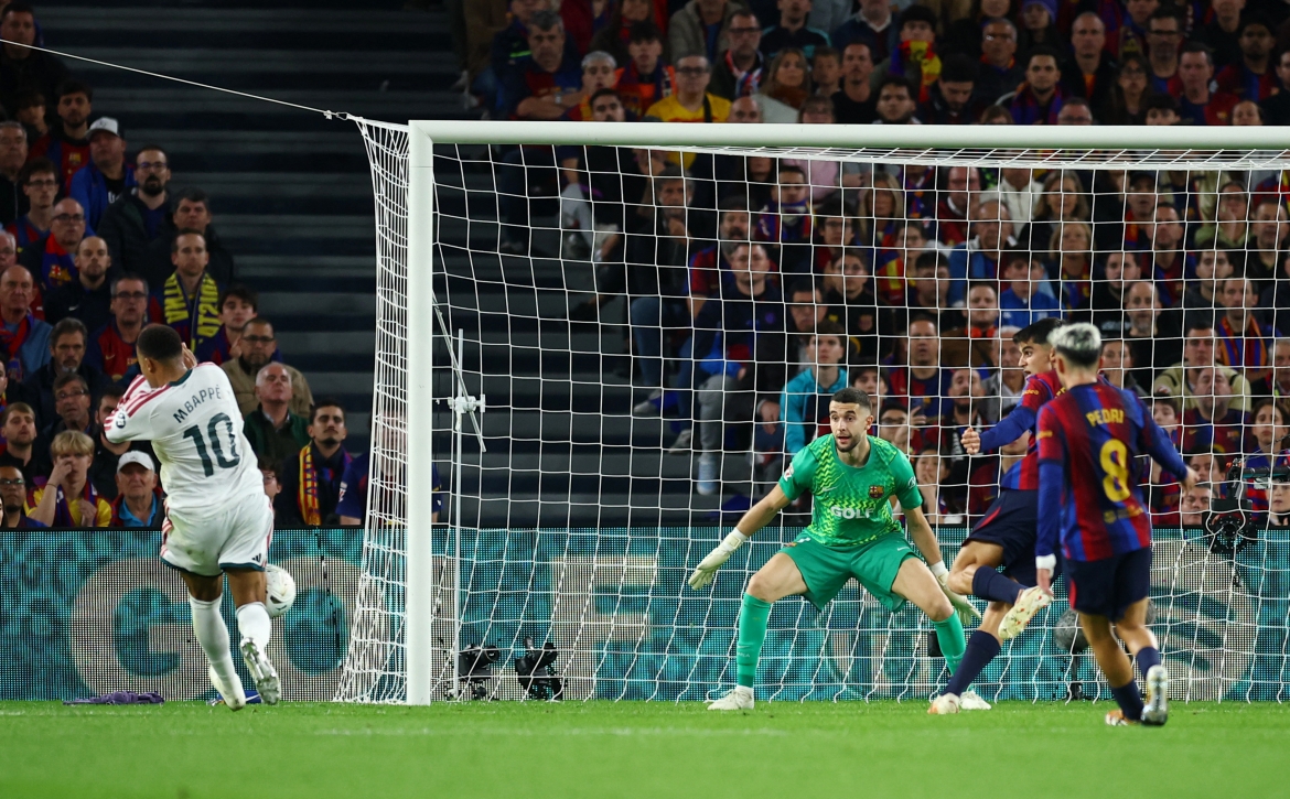 mbappe toa sang ruc ro, real madrid thang kich tinh barca hinh anh 13