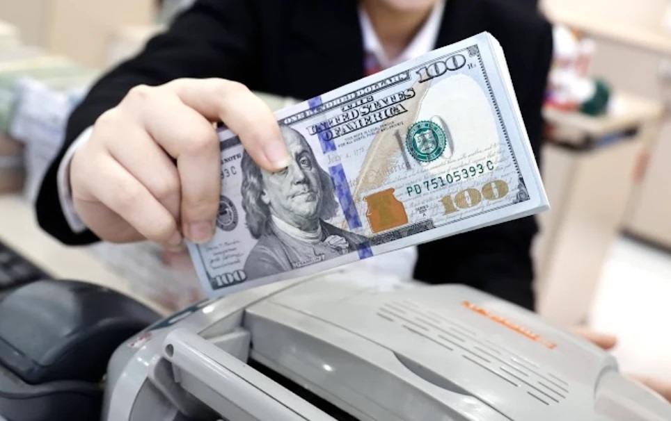 Tỷ giá USD hôm nay 4/10: Tỷ giá trung tâm ổn định ở mức 25.636 đồng/USD
