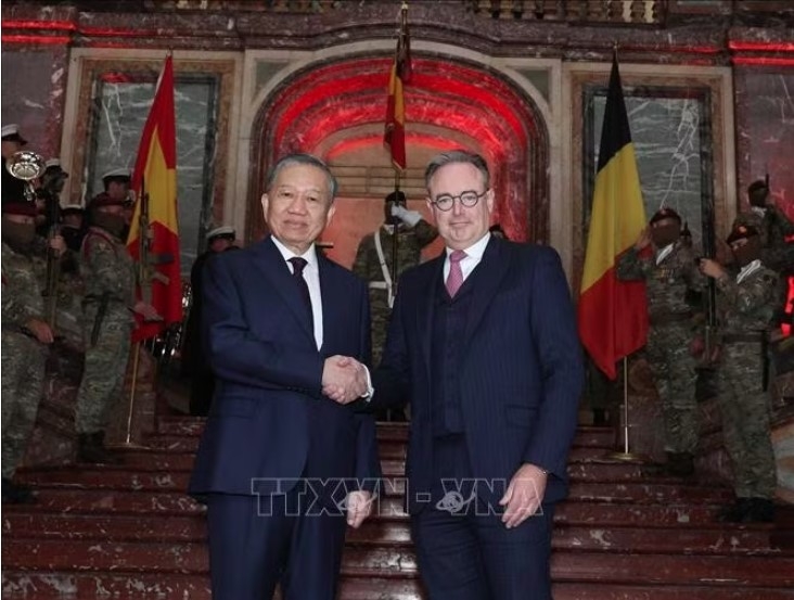 belgian pm chairs welcome ceremony for vietnam s top leader to lam picture 2